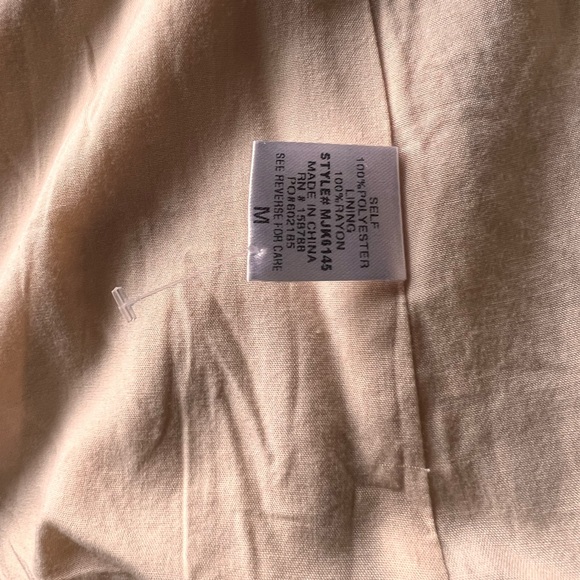 Mabel size medium, pale, pink blazer with shoulder pads - Picture 13 of 13